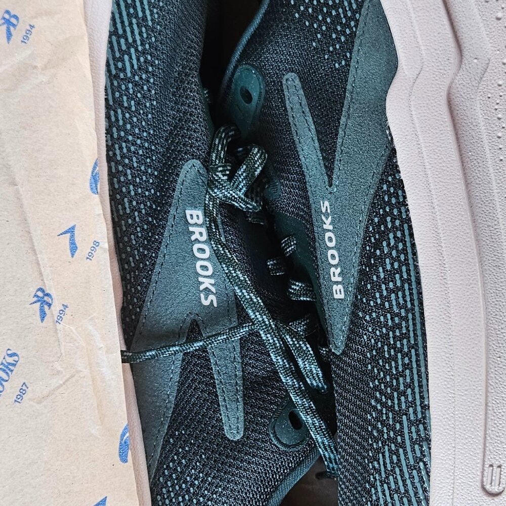 Brooks never worn Ghost Max 2